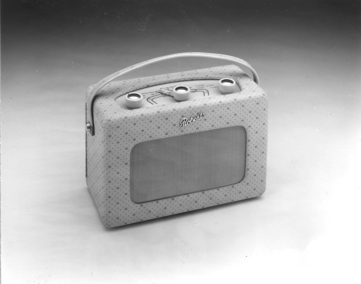 RobertsRadioUK's tweet photo. TBT to 1956 for the original ‘Revival’ radio - inspired by Harry Roberts' wife's handbag. Swipe to see how this distinctive design still lives on today in the timeless Revival iStream 3. #TBT #RobertsRadio #RobertsRevival #heritage #retro #retrodesign #iStream3 #whoworeitbetter https://t.co/l4NbvHwadY