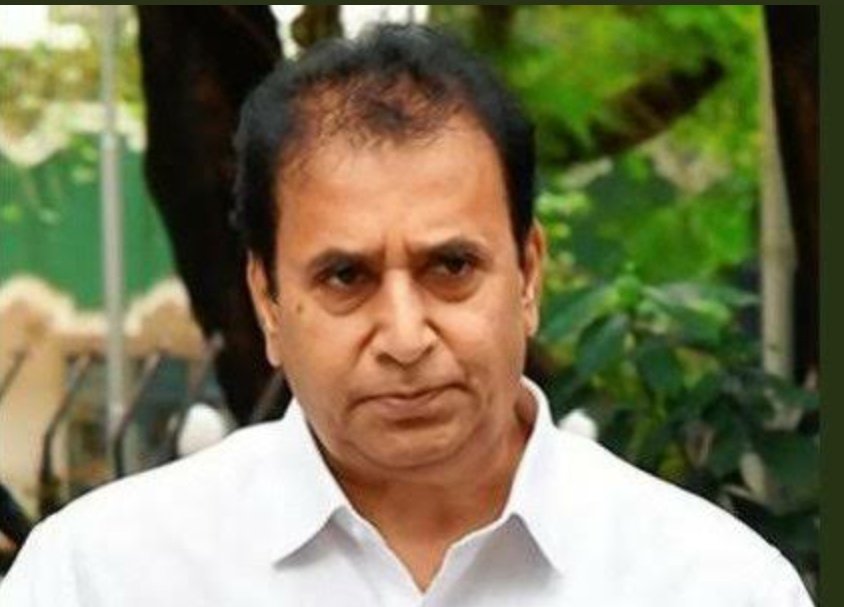 NeetuSh9's tweet photo. When entire nation wants CBI probe for Sushant.

Maharashtra HM Anil Deshmukh denied to transfer case to CBI. 

They are hell scared. 
Totally screwed.
Illicit Confederacy.

It’s unbelievable.

#ShameOnMumbaiPolice 
#AnilDeshmukhSavingSSRKillers 

@ishkarnBHANDARI @republic https://t.co/BdYt25ReYT