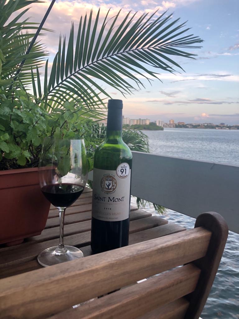 plaimont's tweet photo. Plaimont autour du monde ! ✈️
Nos vins emmènent vos papilles en voyage mais aujourd'hui c’est vous qui nous faites voyager !
A l’autre bout du monde : Vieilles Vignes à Miami, Colombelle au Gabon et Soleil Gascon à Tahiti !
#wine #vin #colombelle https://t.co/P5aEUVN0S0