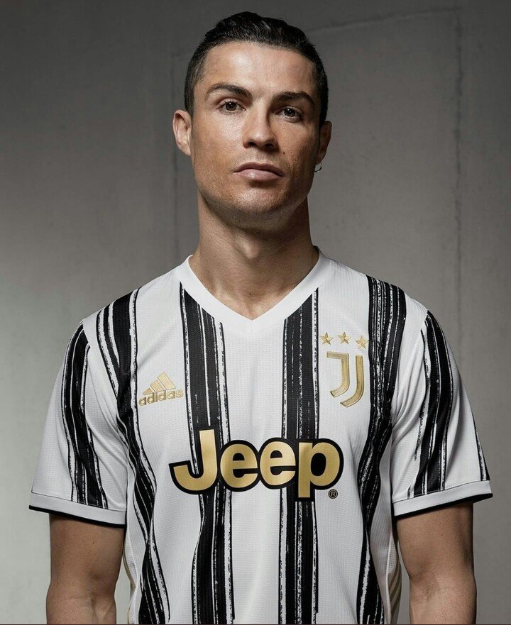 🌟🐐 on Twitter: "Cristiano Ronaldo con nueva camiseta de la Juventus 2020/21 ¿Opiniones? https://t.co/qA1Chu2jvw" / Twitter