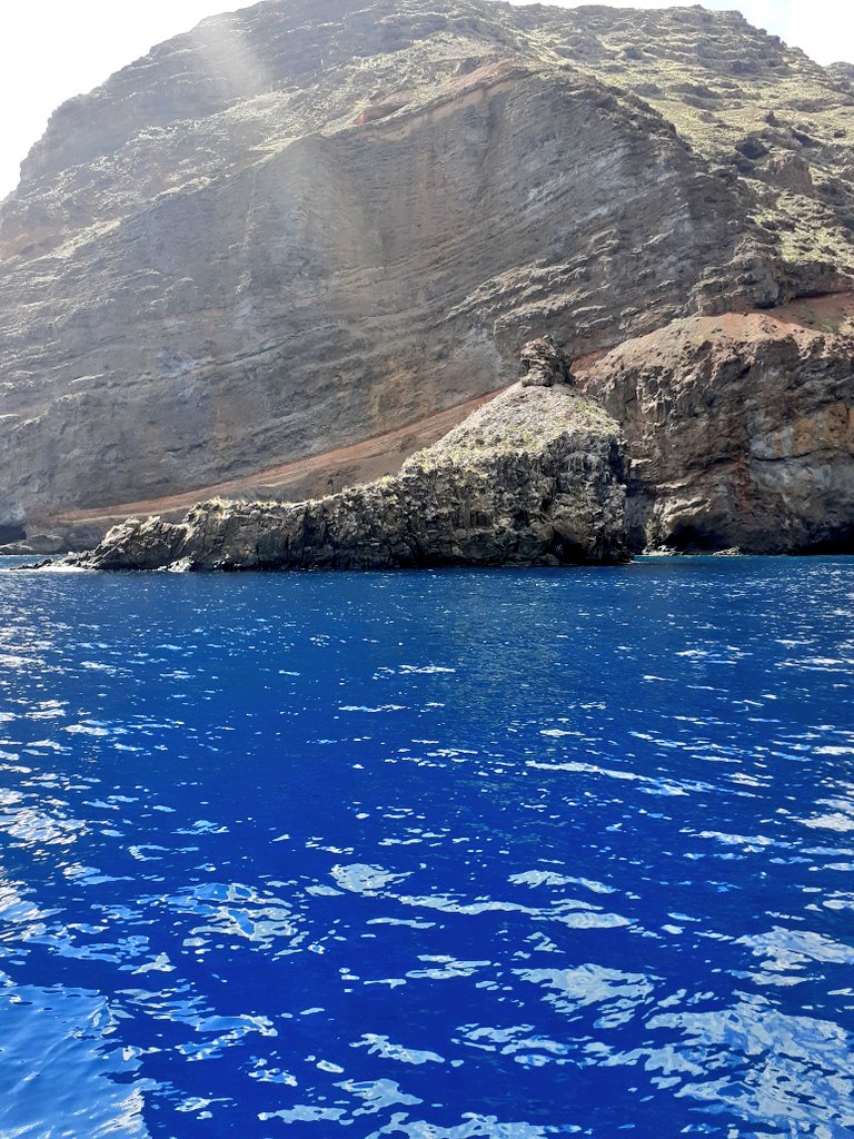 StHelenaPO's tweet photo. Wonderful boat trip on #enchantedisle with
DC Jody Balme &amp; PC Gary Balme who leave on the flight tomorrow. Both can proudly say they've dedicated their time to working with &amp; for the local community, sharing their skills &amp; experience along the way @StHelenaPolice #thankyou https://t.co/clAgzSFrPL