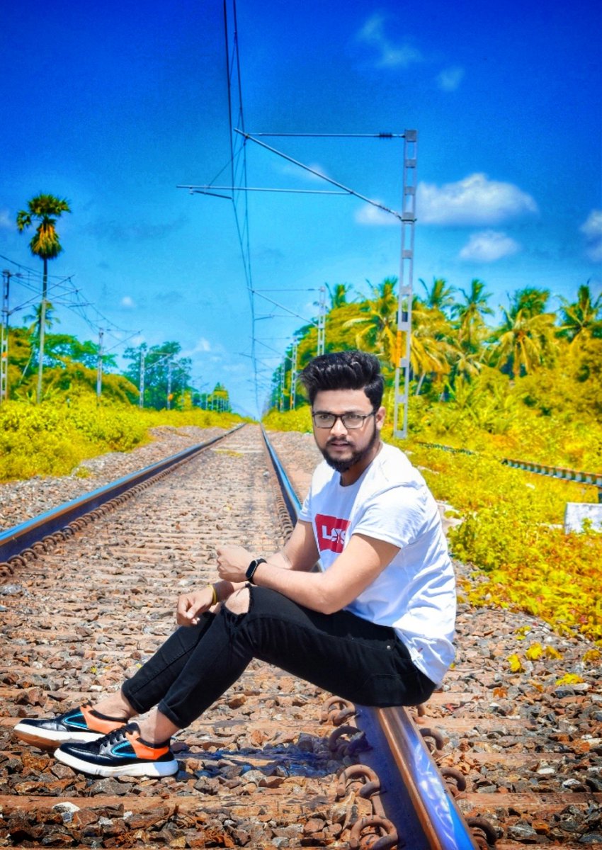 cm_ojha's tweet photo. To do fight🤼 the battle of sorrow😒 and happiness😊 , better we should drift↔️ between them....
#positivevibes
#beyourself https://t.co/SBBaPyBhVX