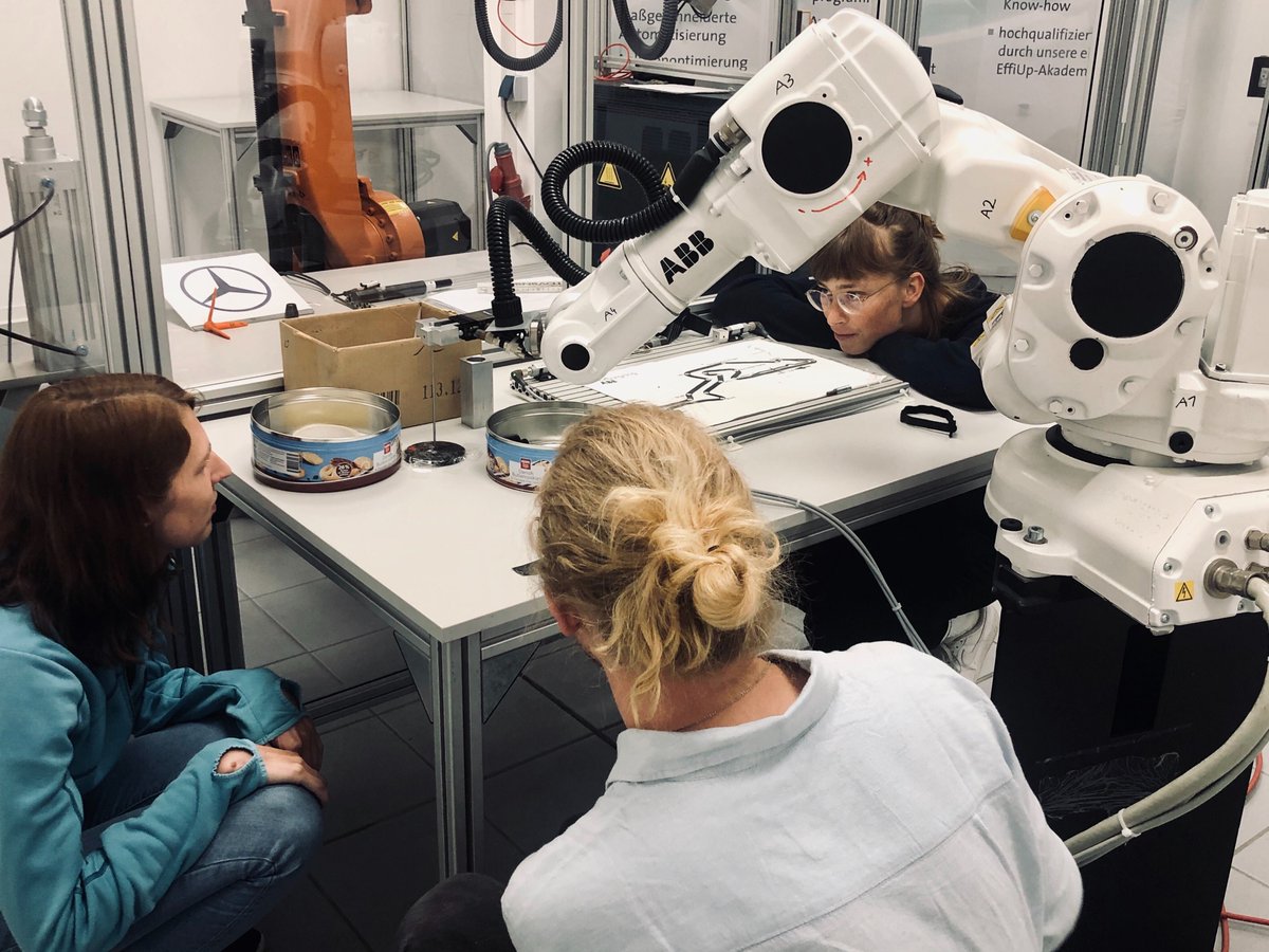 wandelbots's tweet image. Back to the roots! 🤖📓 
We had an amazing learning experience at #EFFIUP. We learnt a lot, asked a lot and brought a lot of input home. Time to implement all the details and deliver the best user-experience to you! 💪
_
#robotics #robotsforthepeople #robotschool #userexperience