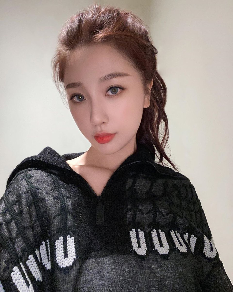 honey_yu's tweet photo. Esther update on IG.. I miss you baobei😘 #EstherYu #yushuxin #THE9 https://t.co/lkKzsuez2m