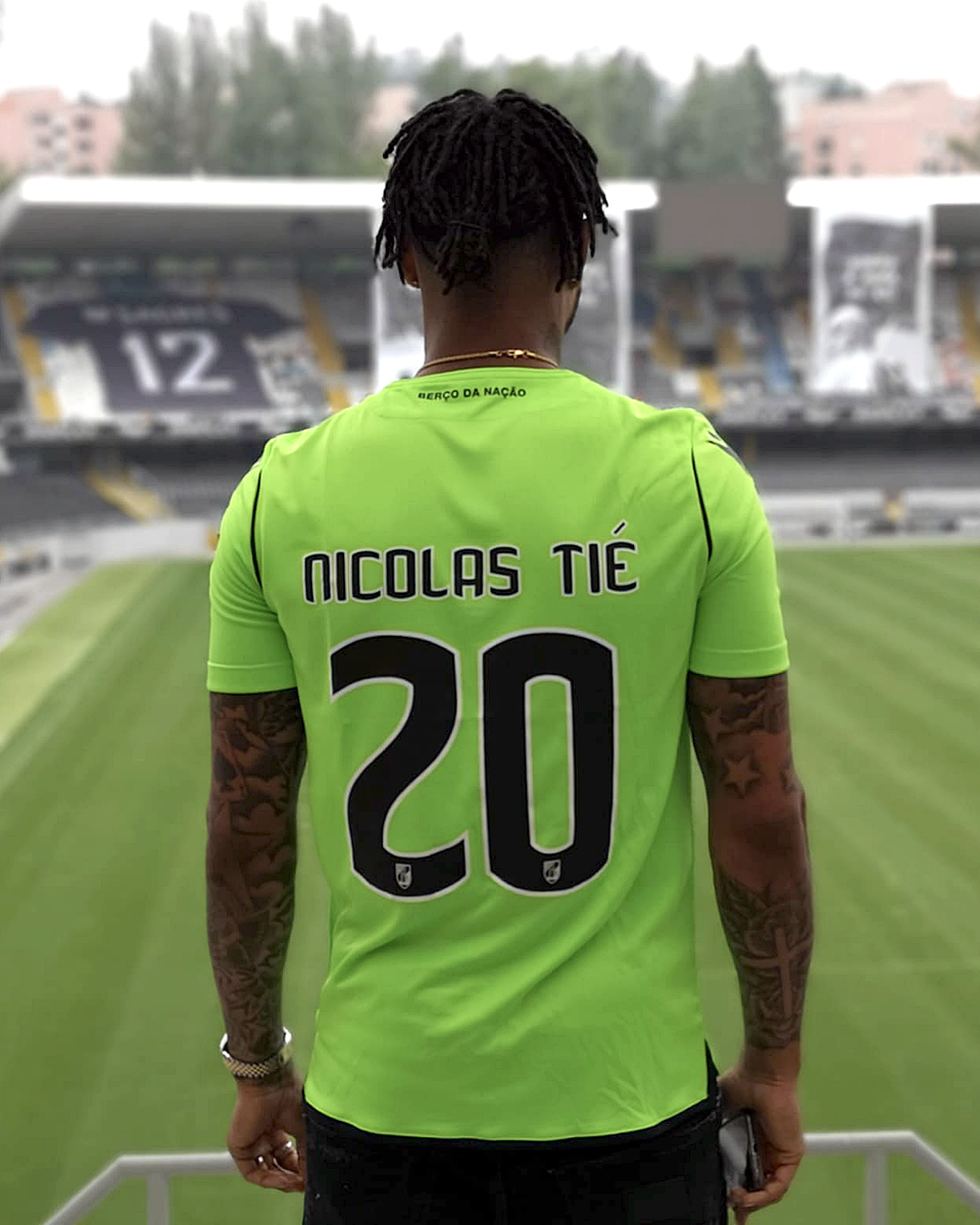 VitoriaSC1922's tweet photo. ✍🏽 Jovem guardião para a muralha vitoriana
Nicolas Tié com contrato até 2025

➡️ Sabe mais: https://t.co/eubpOf74DN
#Conquistadores #SomosAAlmaDoRei https://t.co/OC6yyFA4vL