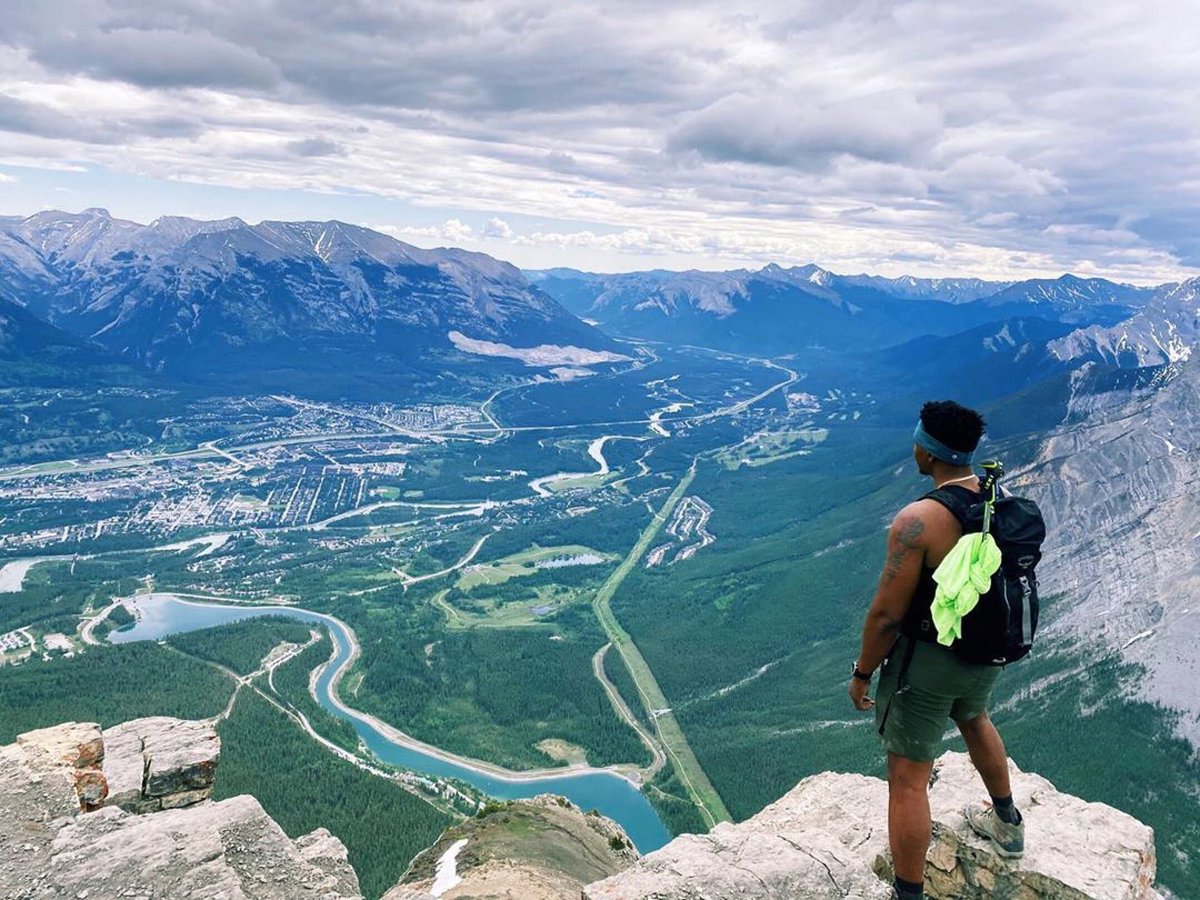 Hiking, East End of Rundle, 🇨🇦 
📸Kencr (IG) #Canada