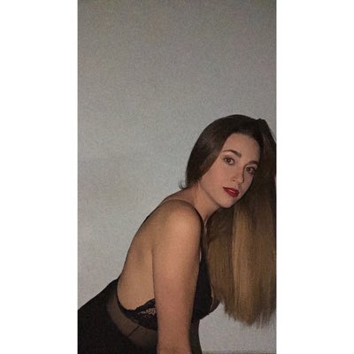 DaniVersali's tweet photo. #NuevaFotoDePerfil https://t.co/1spUECu2iJ
