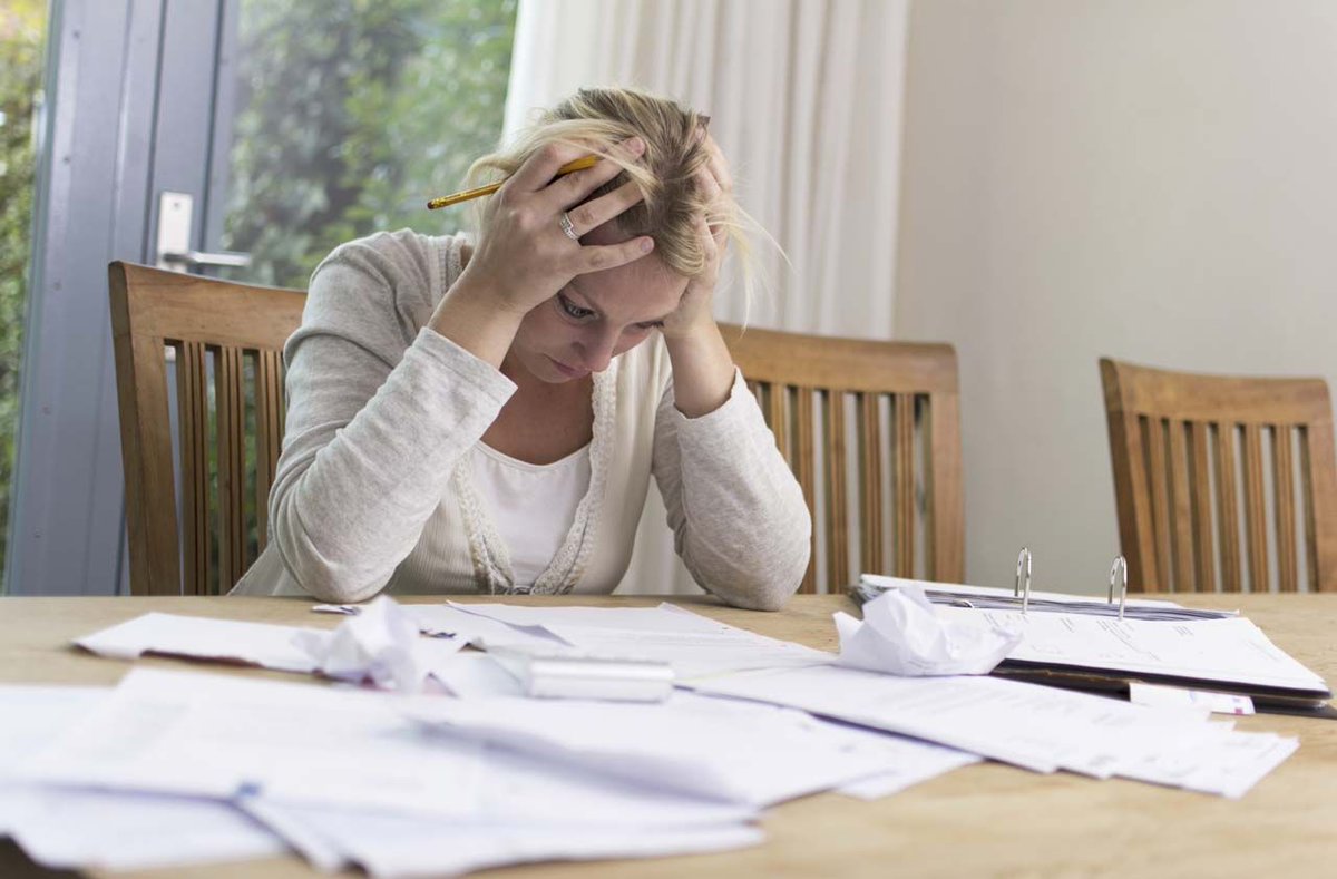 DLLGreenFinance's tweet photo. Buried under a pile of past-due bills? 

Reasons You Will Never Get Out of #Debt:
1. You Don’t Know How Much You Owe
2. You Pay Only the Minimum
3. Your Mortgage Is Too Big
4. You Took Out Too Many Student Loans
More via @kiplinger

#ThursdayThought

https://t.co/tfLKhnpjM2 https://t.co/kdqcqdNyj6