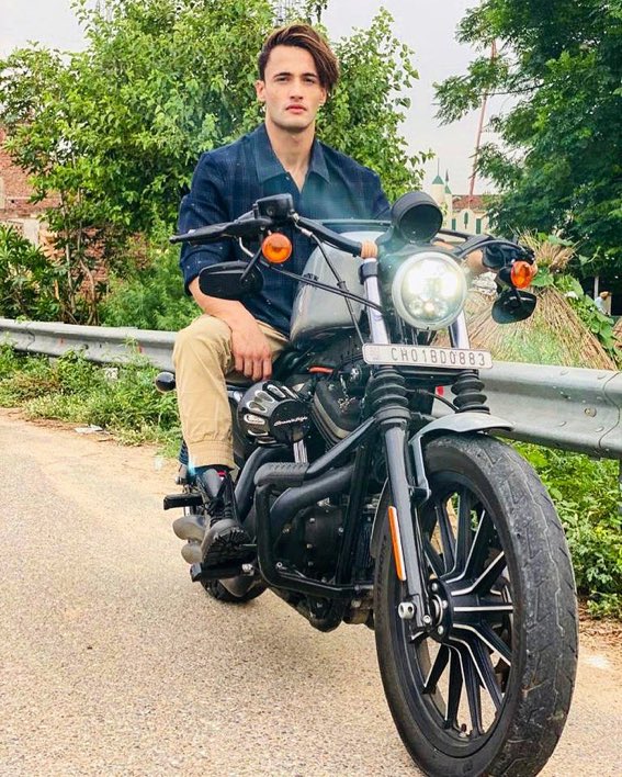 Rockstar 🌟🌟🔥🔥🤘