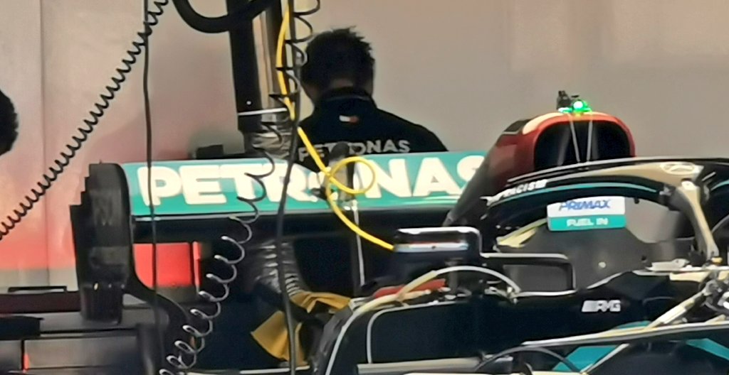 EeL03TEWAAMmbZB?format=jpg&name=large