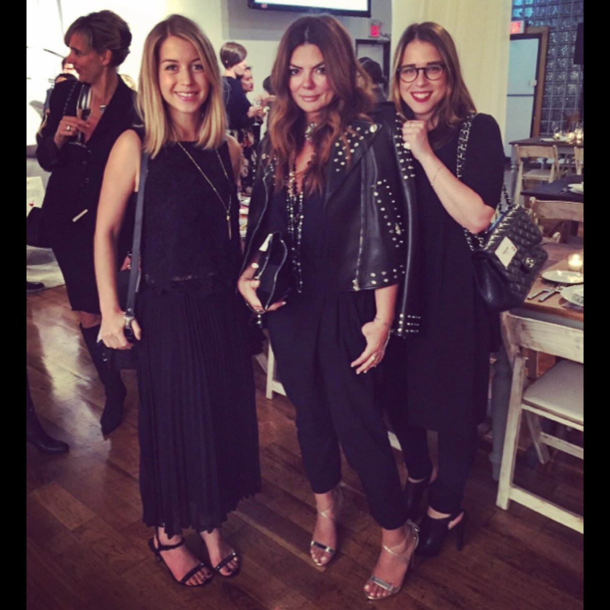 natashankpr's tweet photo. We’re so excited to welcome back Lauren to work as a new VP from her maternity leave - we’re thrilled to have you back with our NKPR family!🖤Lauren’s been a member of our team for 10 years and brings her strategic mindset to the table with her teams and clients. ✨👊🏻 #InsideNKPR https://t.co/PclEm4fAcX