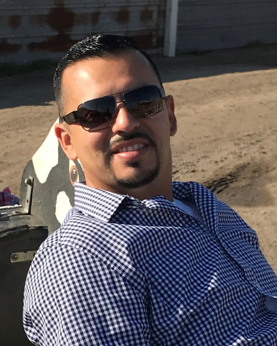 Meet  @dominguez7508, Mechanical Inspector. Born in Guerrero works on  @NASAPersevere Sampling Caching System. " Pre-Covid days, I spent 12+ months in the sterile clean rooms fully suited up for the Sampling System".  @NASAPersevere  @nasa_es  #CuentaAtrasHaciaMarte    #LatinxInSpace