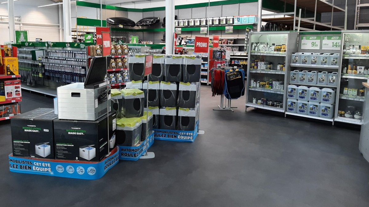 feuvert_fr's tweet photo. Ré-OUVERTURE ce jeudi 30 juillet 2020 du Centre Auto #FeuVert de Toulouse Basso Cambo (31) ! 🥳
Après 16 mois de fermeture, suite à un incendie, Arnaud et son équipe sont motivés comme jamais pour accueillir de nouveau les #toulousains ! https://t.co/NlxchweUGm