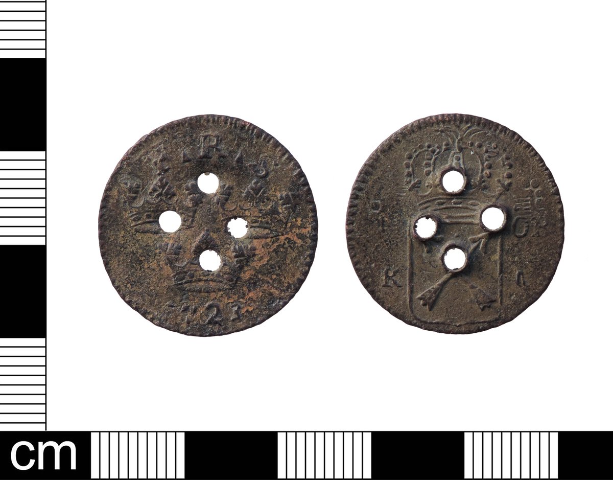 findsorguk's tweet photo. We love it when #FindsFriday and #ButtonOfTheMonth coincide! This month, a button that used to be something else; namely a Swedish 1 Γre of Fredrick I dated AD 1723. A nice example of reuse. #ObjectBiography Full record here: https://t.co/Gkx73rS7Gg https://t.co/r5Dj7yntbP