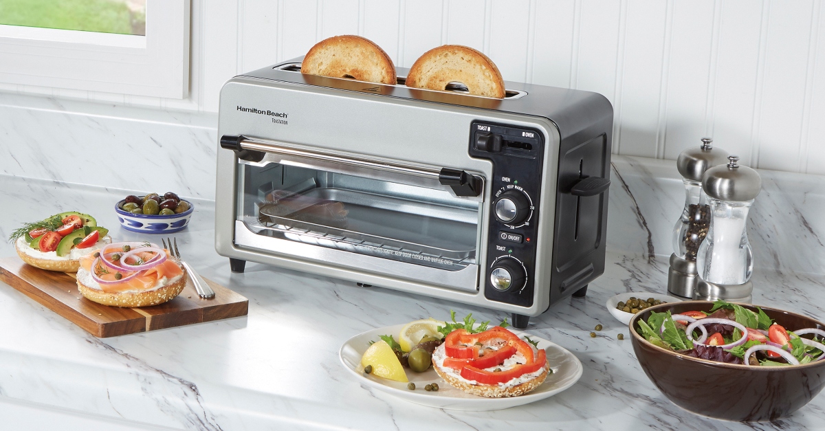 HamiltonBeachCA's tweet photo. Whether you're making #breakfast bagels, reheating pizza for #lunch, or baked potatoes for #dinner, our #new Toastation Toaster & Oven is the appliance for the job. It's a 2-in-1 toaster making meal prep easy any time! https://t.co/2A1lJec0gv #HamiltonBeachCa #ToastWithConfidence https://t.co/OmsKcqlnJ3
