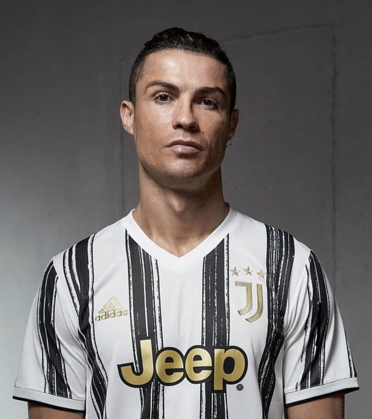 FueraDeForma_'s tweet photo. La @juventusfces presentó la camiseta de local de la próxima temporada 2020-2021. ¿Qué les parece? https://t.co/mvZEcOSukL