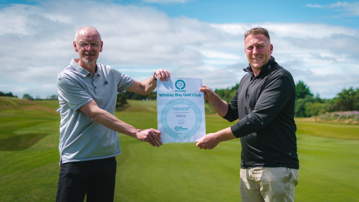 Greenkeeper International? 

"Nothing in it mate"

This month's edition of the industry's best read for greenkeepers includes <a href="/SpolverSimon/">Simon Olver</a> <a href="/sustainablegolf/">GEO Foundation for Sustainable Golf</a> <a href="/ClubHuntercombe/">Huntercombe Golf Club</a> @BurfordGolf <a href="/EIGCA/">EIGCA ⛳️</a> <a href="/GlennKirby/">Glenn Kirby</a> <a href="/Ecology1BIGGA/">Ecology @ BIGGA</a> <a href="/RandA/">The R&A</a> <a href="/IntegratedSoils/">Joel Williams</a> and more!
 
bigga.org.uk/news-listing/w…