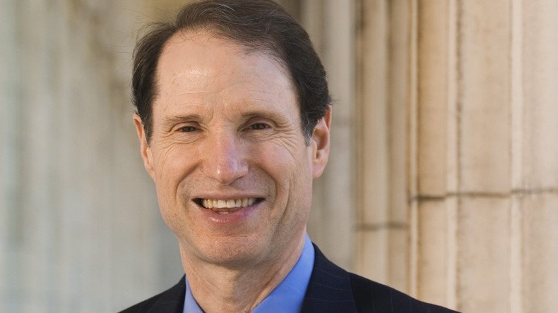 AHPAssociation's tweet photo. Longtime hemp advocate Sen. Ron Wyden (D-OR) to deliver keynote at AHPA's 2nd Annual Hemp-CBD Virtual Congress https://t.co/lbU5J0SOKe https://t.co/DaH7U9qA43
