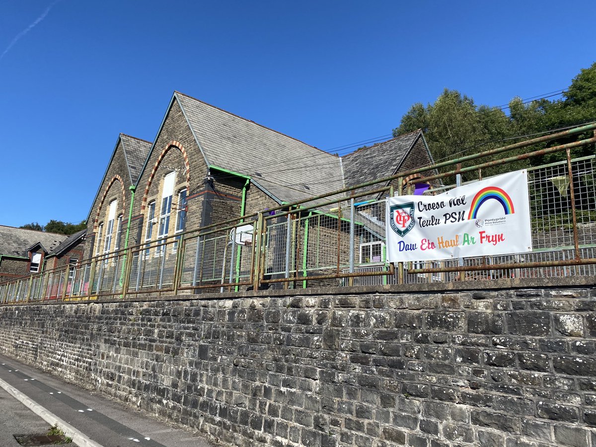 Yr Uchel Lys yn dileu penderfyniad Cyngor Rhondda Cynon Taf i ad-drefnu ysgolion ym Mhontypridd gan gynnwys cau Ysgol Pont Sion Norton. Ymateb ymgyrchwyr ar #postprynhawn ⁦<a href="/BBCRadioCymru/">Radio Cymru</a>⁩