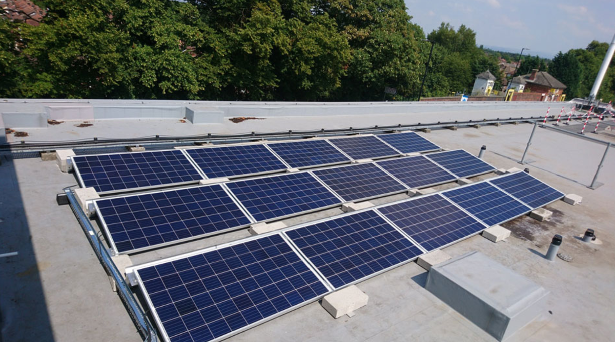 AtlanticRenewab's tweet photo. Looking for solar on commercial premises why not have a look on our website https://t.co/VaGOHH08L4 
for a free quote! 
#solaruk #solarmanchester #smasolartechnology #solaredge #solisinverters  #solaX #solarenergy #renewableenergy #generationelectric https://t.co/iItEe1uJsp