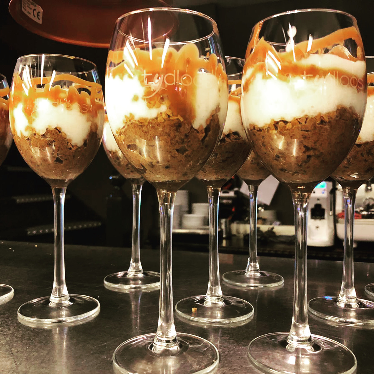 Ook zo gek op een lekker dessert? Kom dan snel bij Tydloos Eten en Drinken onze tiramisu proeven!