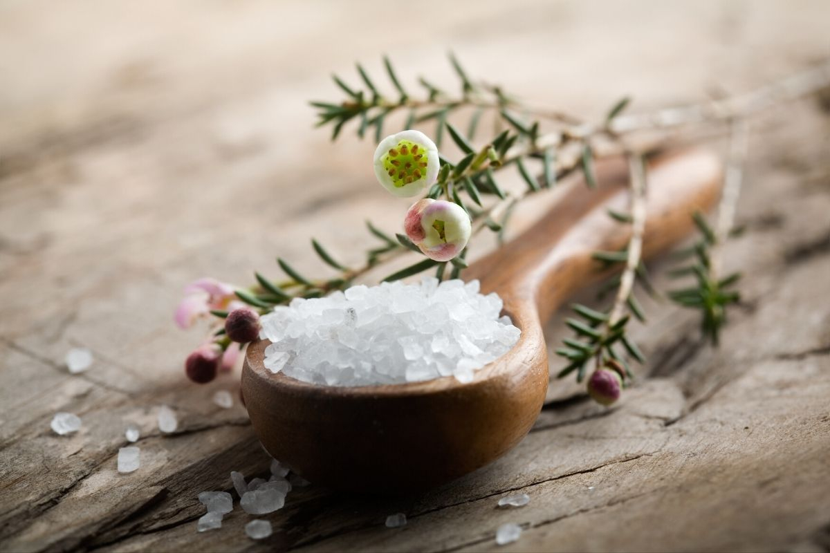 Are hormones and hot flashes making summer uncomfortable for you? Discover easy ways to get natural relief with a simple, hormone balancing bath soak recipe and an easy DIY cooling hot flash spray with essential oils. soo.nr/JmXy
