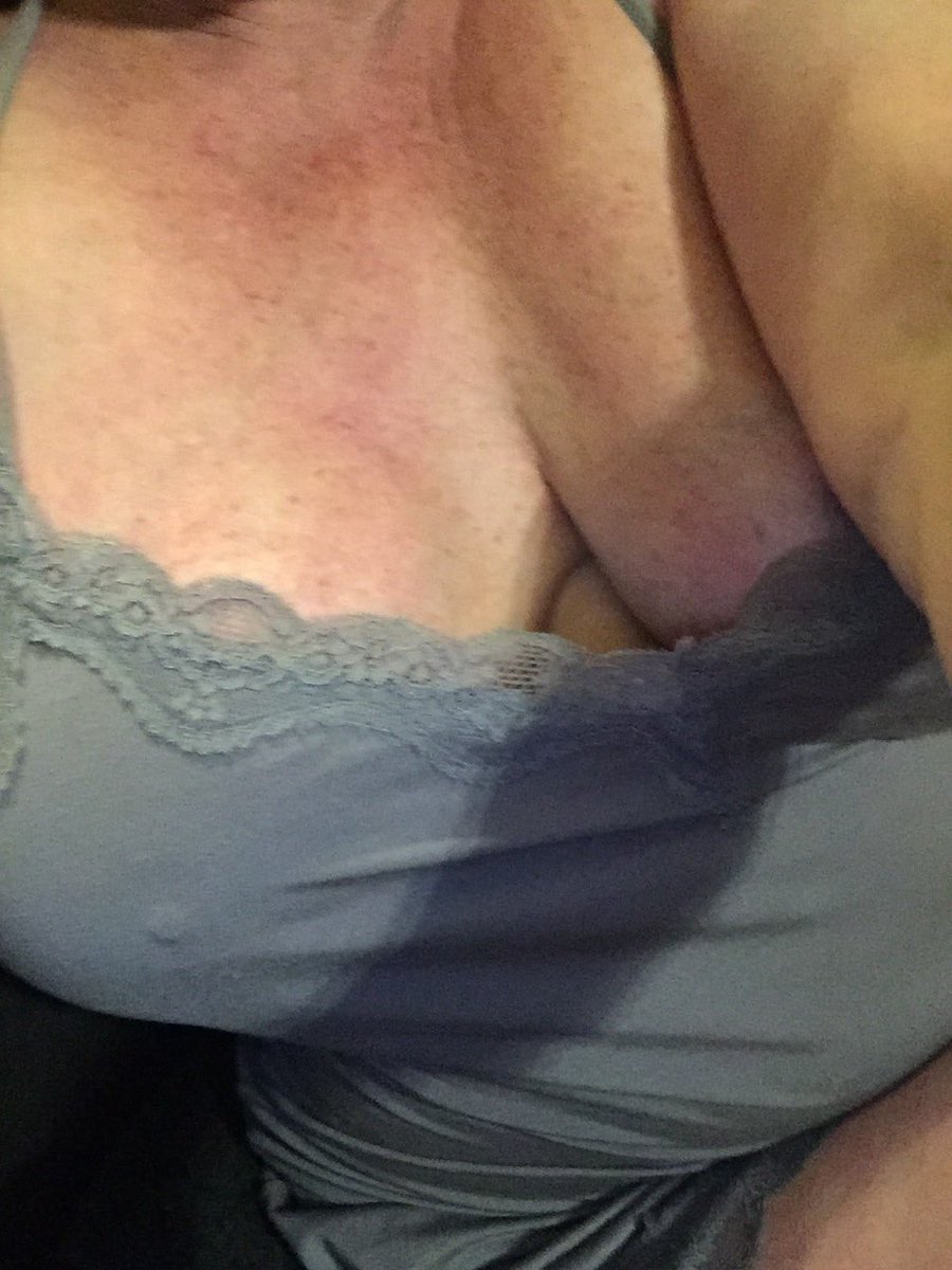 BreeMishele's tweet photo. I’m all natural today not much makeup on and just a little nighty ... let’s do a fun FaceTime show .... text me @ 937-622-5723 $50 for 20 minutes of my time ... All Day &amp; Tonight https://t.co/kz2pQbbIWZ