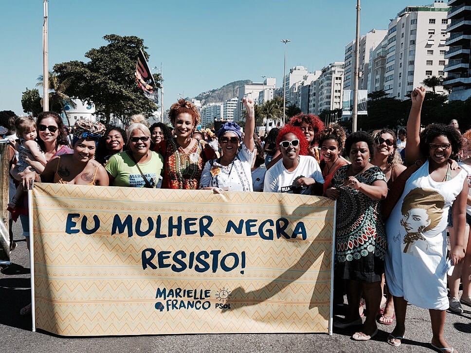 inst_marielle's tweet photo. Em 2017, Mari estava na Marcha anual das Mulheres Negras.  Esse ano não marchamos por conta da pandemia, mas seguimos na luta contra o racismo, pela saúde e pela vida!  #tbt #marchadasmulheresnegras #VidasNegrasImportam https://t.co/lALDfeud2C