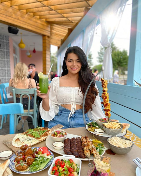 Delicious food and beautiful patio now that's IG worthy 🤳
bit.ly/eastteacan-zb

📷 Neelo