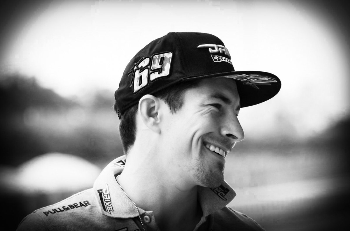 melaniermblt's tweet photo. Some people just have more impact than other and even tho they shined bright for the shortest of time it’s their light that will remain forever.
Miss that one. 💕 #NickyHayden #Happy39th https://t.co/pA6s4KnXhK