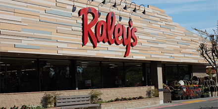 SN_news's tweet photo. Raleyβs plans fourth appreciation pay bonus for hourly workers https://t.co/1d1t4K1Sfs via @SN_news #raleysappreciationaward @raleys #bonuspay #heropay #supermarketnews https://t.co/j6XrseTuCV