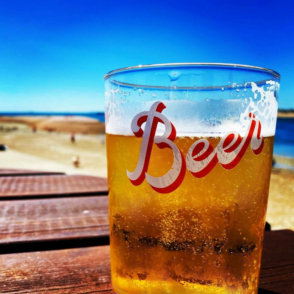 adp40's tweet photo. Today’s picture is brought to you by the letter B - Beer Beach Blue and Baking hot #summer #haylingisland #staycation https://t.co/UkiJHf6bxb https://t.co/iKiEnSfgdB