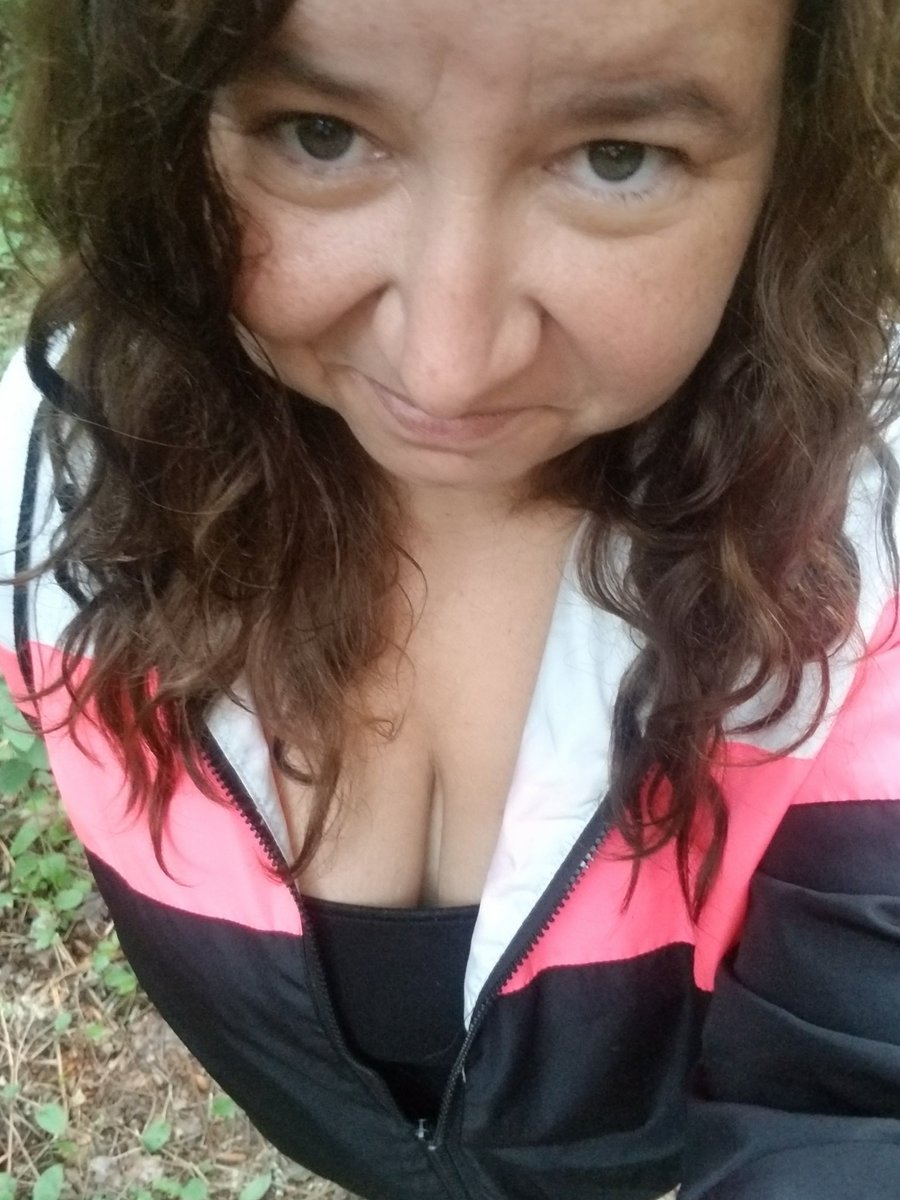 missy_dee_0021's tweet image. My "How the fukk am I currently lost in the middle of the woods at 7am" look. 😂🤣  #Camping2020