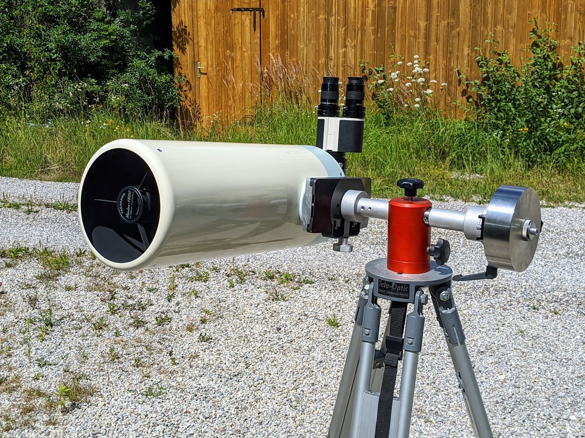 Intercon_Space's tweet photo. Spaß beim Testen: Takahashi Mewlon 180C mit @baader_astro MaxBright II Bino... cool! https://t.co/15Sw7ztYSH