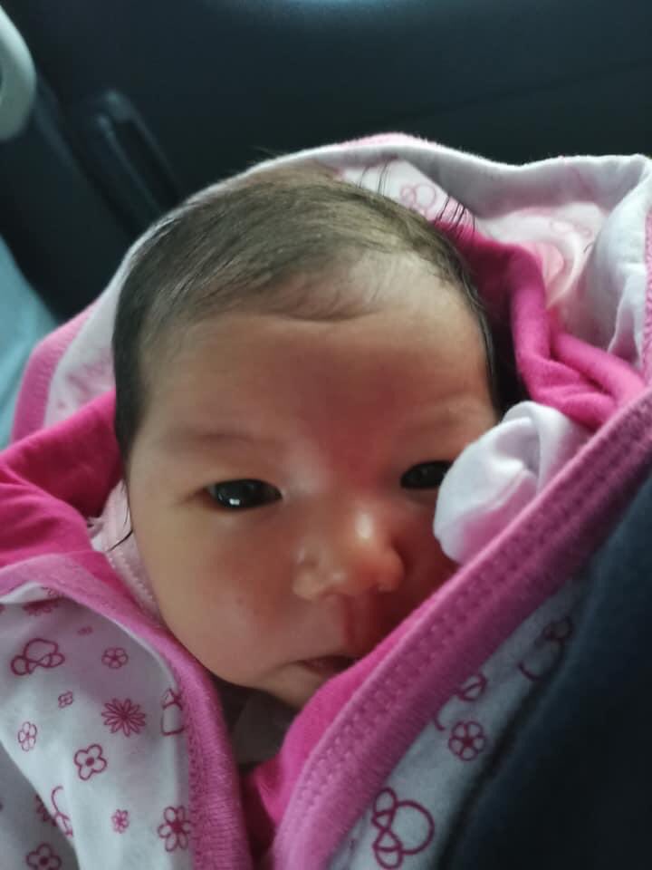 sabrinajuinio's tweet photo. 10th day ni rei. 1st day sa bahay. 

thank you lord. sana magaling na talaga sya. https://t.co/137DQmdFxe