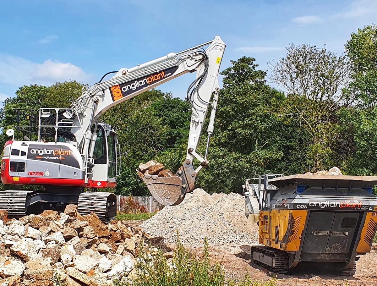 AnglianPlant's tweet photo. The dream team are on it, day in, day out....
#operatedcrusherhire #concretecrusher #rubblemaster #recycling #keepitonsite #takeuchi #excavator #norfolk #suffolk #eastanglia #business #planthire #anglianplant https://t.co/DoI7nAcHN8