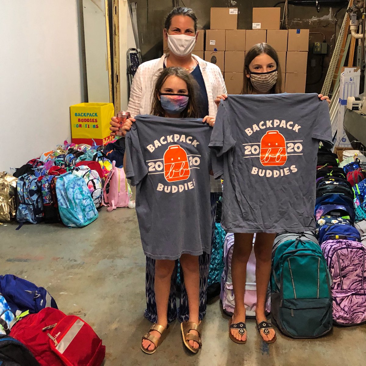 BackpackBudsVA's tweet photo. We love our socially responsible mask-wearing volunteers! #backpackbuddies https://t.co/RFP1yL9cON