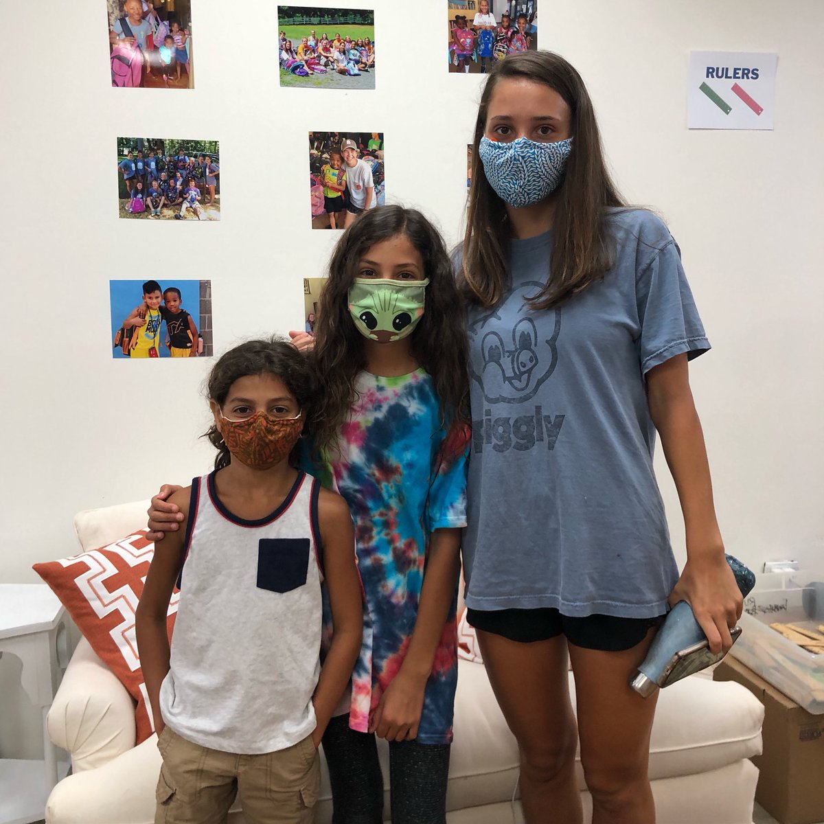 BackpackBudsVA's tweet photo. We love our socially responsible mask-wearing volunteers! #backpackbuddies https://t.co/RFP1yL9cON