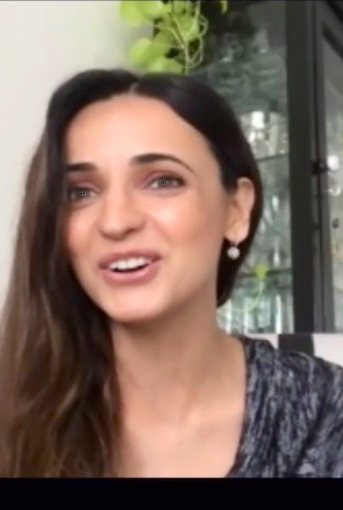 Amodeh75's tweet photo. #SanayaIrani Past 9 years we have fabulous writers who write about #arshi ... she was amazing... where she can find To read .. it she need go google.. go to Wattpad FB  Indiaforums  #india4good @chat4good @BarunSobtiSays I said we have fabulous writers who does amazing job 😍 https://t.co/RwvUNgzHIs