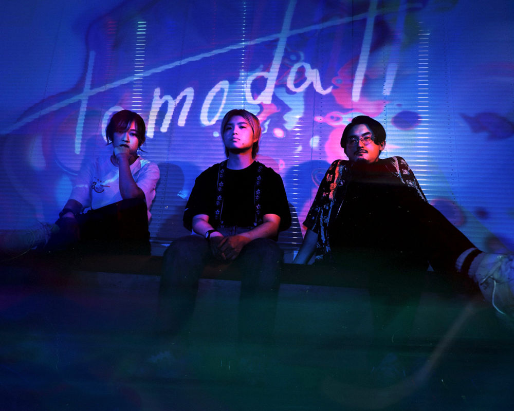 Spincoaster_2nd's tweet photo. 【NEWS】tomodati、自主レーベル〈VARIxVARI〉立ち上げ ＆ 新曲「Just feel it」リリース　各種SNS／プラットフォームをまたぐ配信ツアーも https://t.co/9mH3qDXqtt @info_tomodati https://t.co/bfHDPgRNyV
