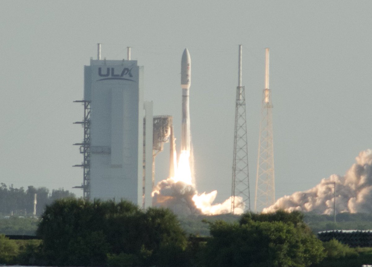 _SpaceGal_'s tweet photo. Wow what a Launch! #CountdownToMars #Mars2020 #MarsPerseverance https://t.co/vBPkvnOash