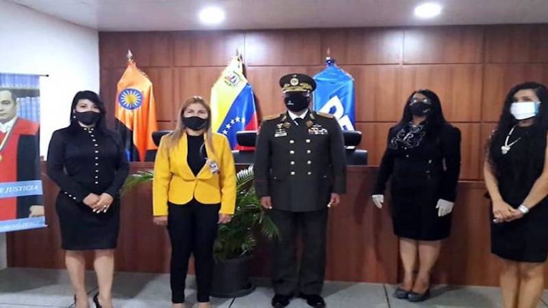 ConElMazoDando's tweet photo. TSJ inauguró en Cojedes una Corte de Apelaciones en Materia de Delitos de Violencia contra la Mujer https://t.co/luTlpppsU4  #DiosdadoPaLanteVenceremos https://t.co/elZmNDyVDg