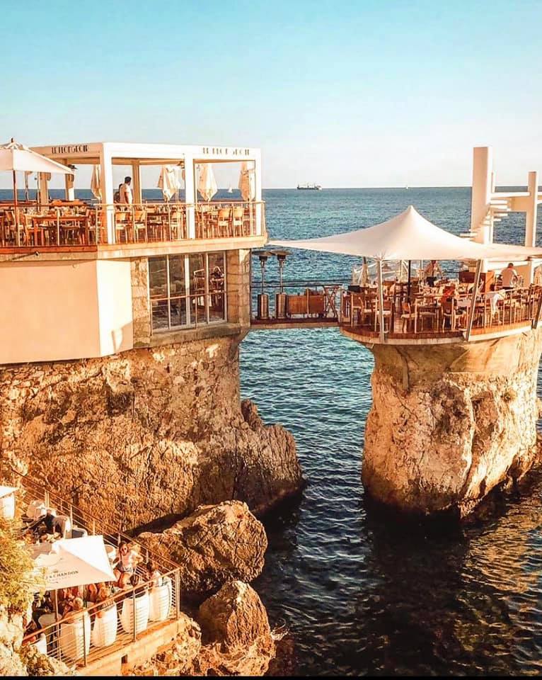 inspired_luxury's tweet photo. The iconic Le Plongeoir of Nice 💦 #dreamdining #inspiredeats https://t.co/bgOAzbpywq