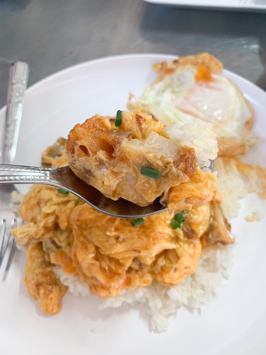 koyykois's tweet photo. ร้านต๋องริมทาง ราชพฤกษ์ อร่อยจริงทุกคน คือต้องไปกิน ให้เยอะแบบเยอะมากก ทานไม่ไหวจนต้องห่อกลับบ้าน ก้อนปู ซีฟู้ดดีมากๆตัวใหญ่มากก ไข่ข้นหมูกรอบก็คือดีจริง เมนูก็คือเยอะมาก พิกัดอยู่สวนอาหารปลาอยู่เย็น ตรงข้าม the circle เลย https://t.co/1gFizPhRQv