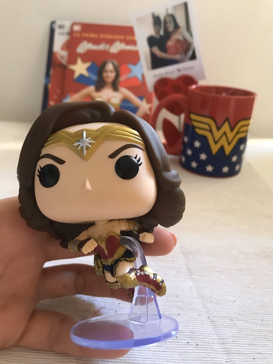 alessiabellin's tweet photo. Quando ricevi un regalo inaspettato, bellissimo e più che gradito... 😍🤩❣️ #wonderwoman1984 #flying #funkopopvinil #lacollezionesiallarga #piccolemanie #wonderale #felice https://t.co/fDsXWM4Xvt