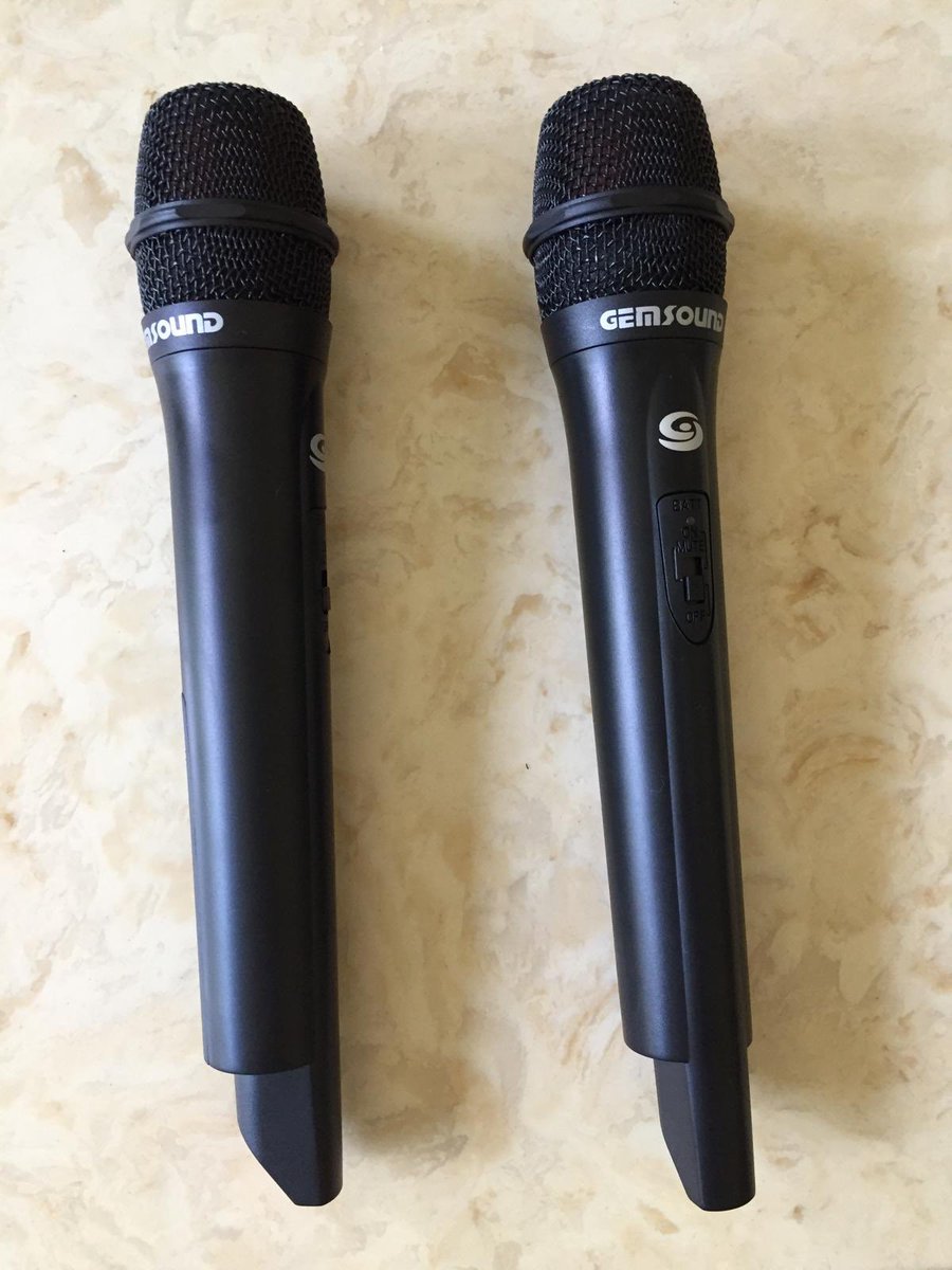 jesssa_20's tweet photo. My mom just informed me she just bought an amp and 2 wireless microphones so she can “practice” karaoke at home #livingherbestlife https://t.co/pNl9w6WKTY
