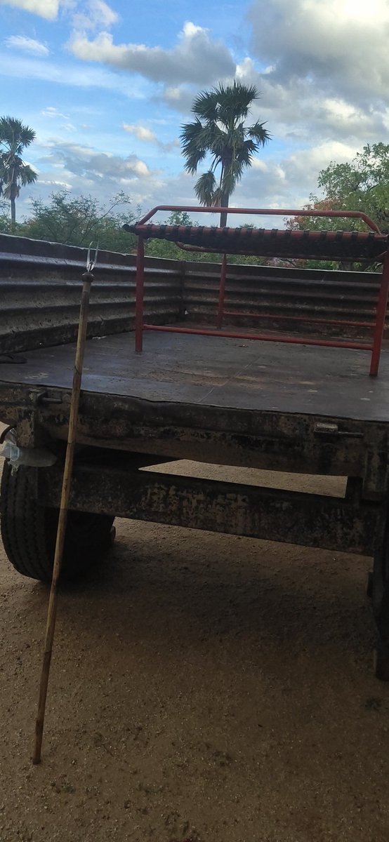 Thank you <a href="/debjani_ghosh_/">debjani ghosh</a> 

I was on this tractor trailer for this meeting with the phone strapped to that stick! I am awaiting a wired broadband link here which still doesn't exist in remote villages.