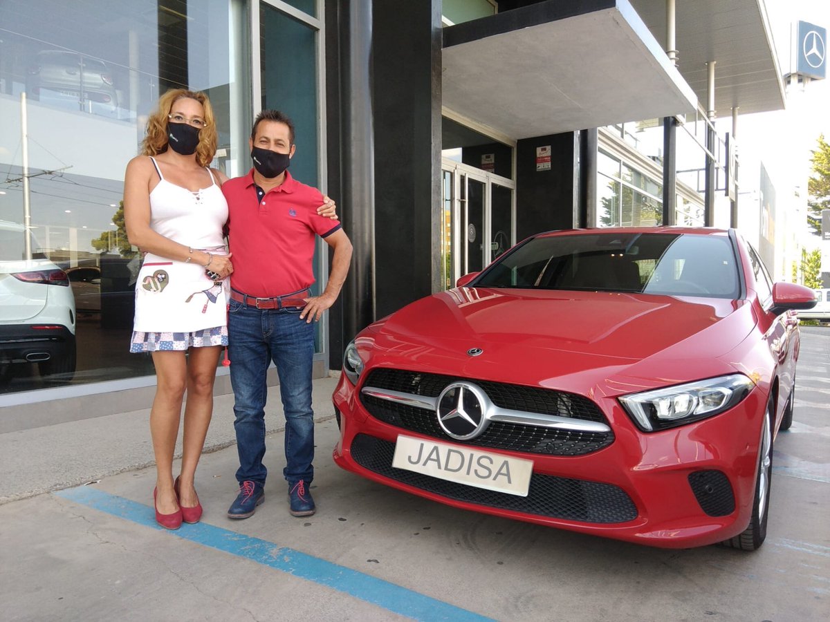 grupojadisa's tweet photo. ENTREGA🚗🔑
Nuestro compañero y asesor comercial👨🏻💼Javier Ortiz ha hecho entrega a José Luís de un @MBenzEspana #ClaseA #180d #Progressive 7G-DCT con paquete Advantage y con líneas elegantes, modernas y deportivas👌
Gracias por confiar en nosotros🤗 esperamos que lo disfrutéis‼️ https://t.co/doVkBKSyWH
