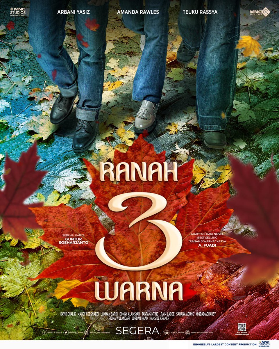 cinema21's tweet photo. Lain ranah lain kisah. 
Meski kadang berbeda cara, tapi tujuannya sama. Ketika segala daya upaya sudah dilakukan, sadarkah jika segalanya tak cukup hanya dengan kesungguhan?

Ini dia Teaser Poster #Ranah3Warna. Sebuah Film Karya Guntur Soeharjanto. https://t.co/RPYCly4GU4