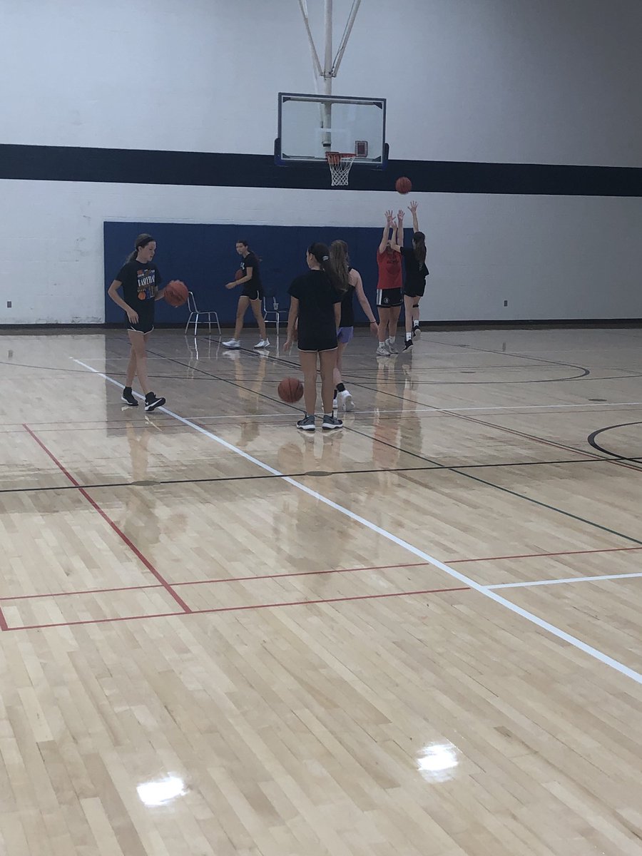 Coach_D_Lawler's tweet photo. Final Day 4 of @hudwbb camp! It is class color day! We have 1 on 1, 3 on 3, shooting! Outside we have @PGCbasketball soccer goalie footwork and agility drill!!
#HCER! #HUDBUCKETS!
#thanksforcomingladies!
#Greatweekofhoops! https://t.co/llOHSyIQup